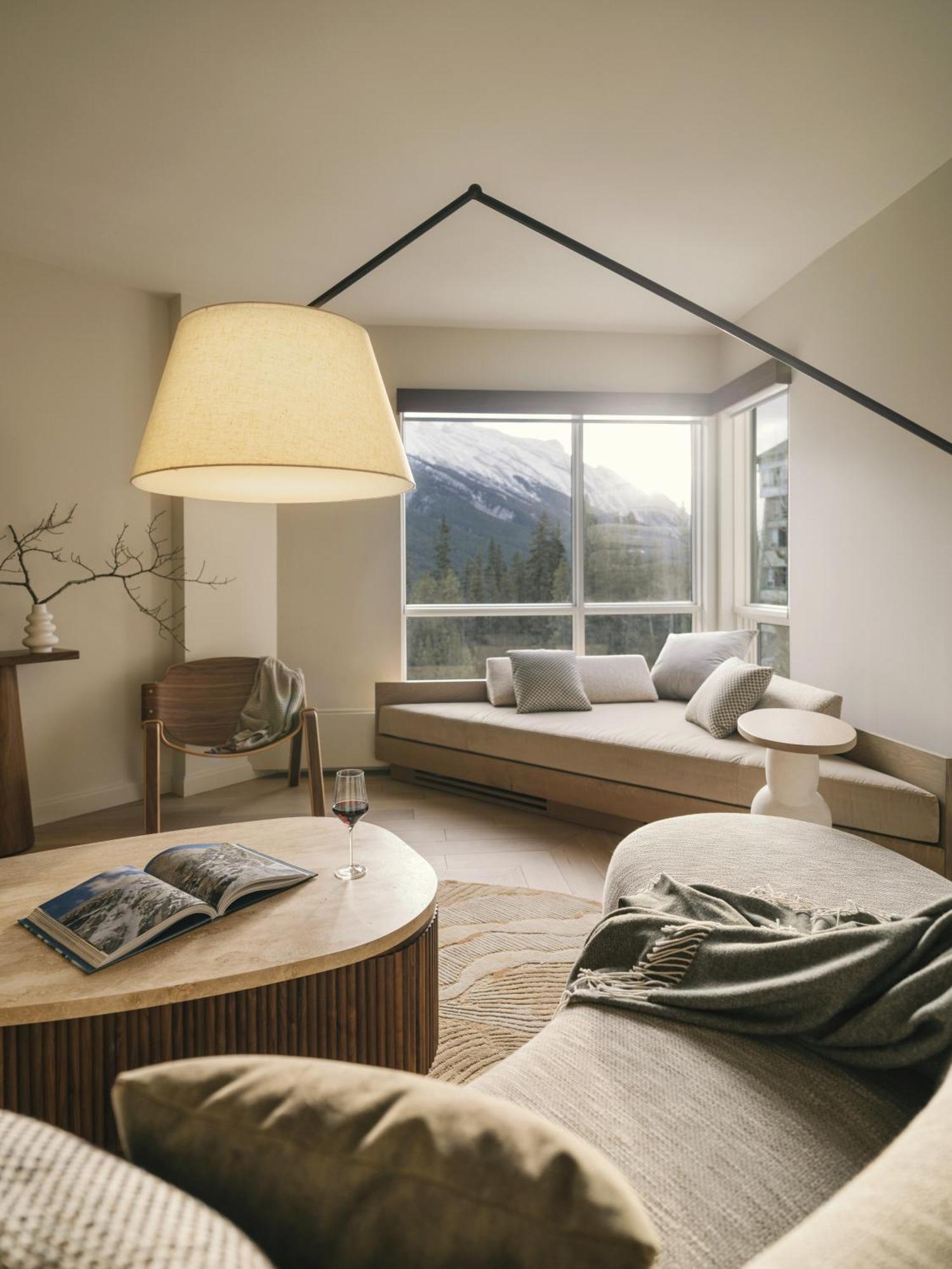 Studio King Suite Peak View