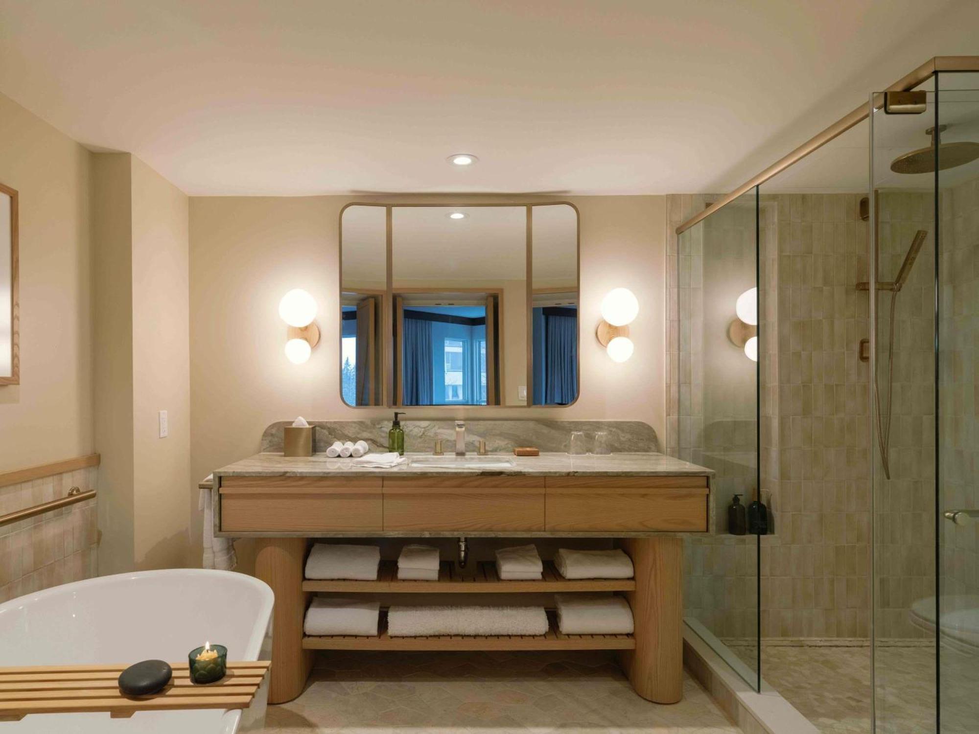 One-Bedroom Rimrock Vista View King Suite Private Terrace