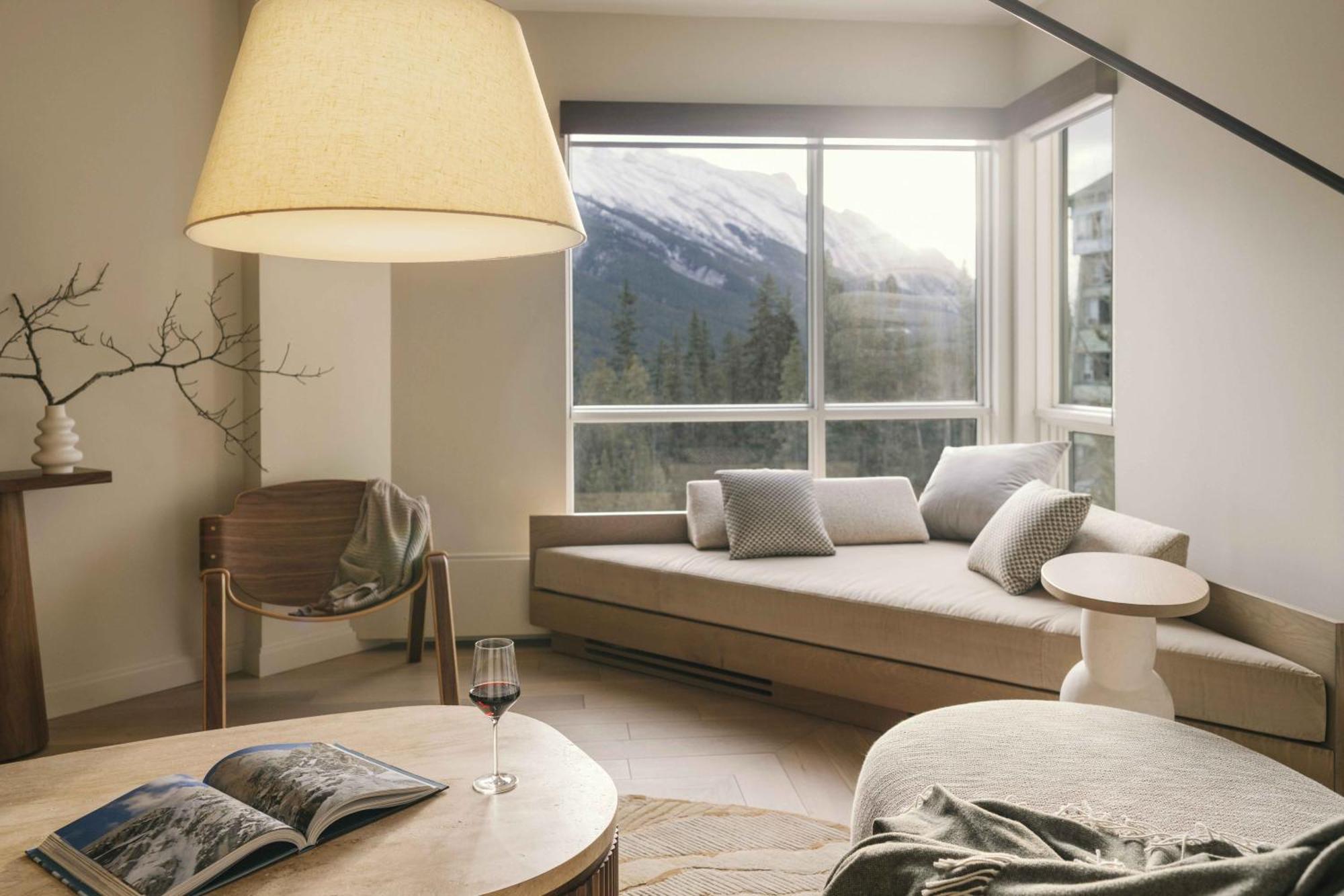 One-Bedroom Rimrock Peak View King Suite