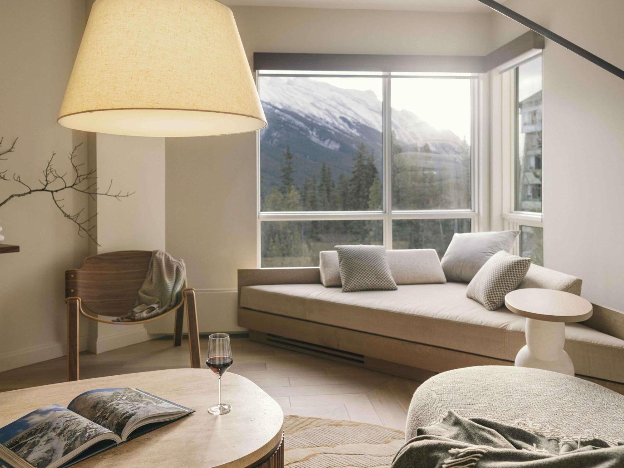 One-Bedroom Rimrock Peak View King Suite